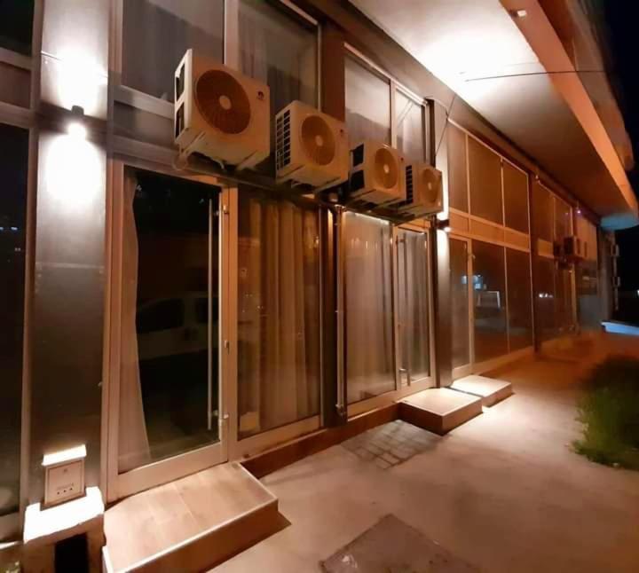 Limone Apartmani Ni المظهر الخارجي الصورة